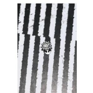 16 Gauge - 1.2 / 1.6 mm Silver Teardrop Stud For Body Piercing